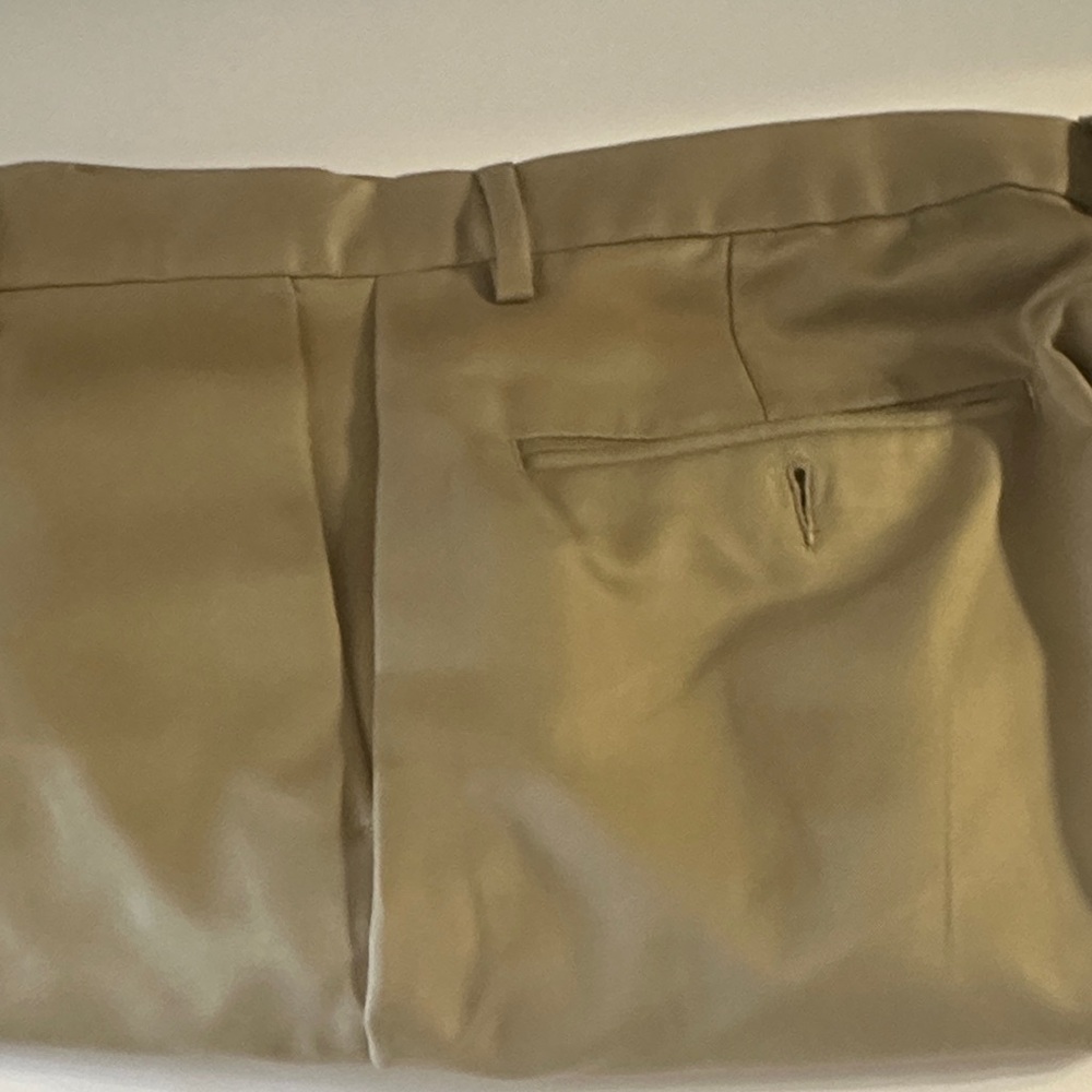 Dockers Men's Khaki Chinos - Tan 36X30. Straight Fit